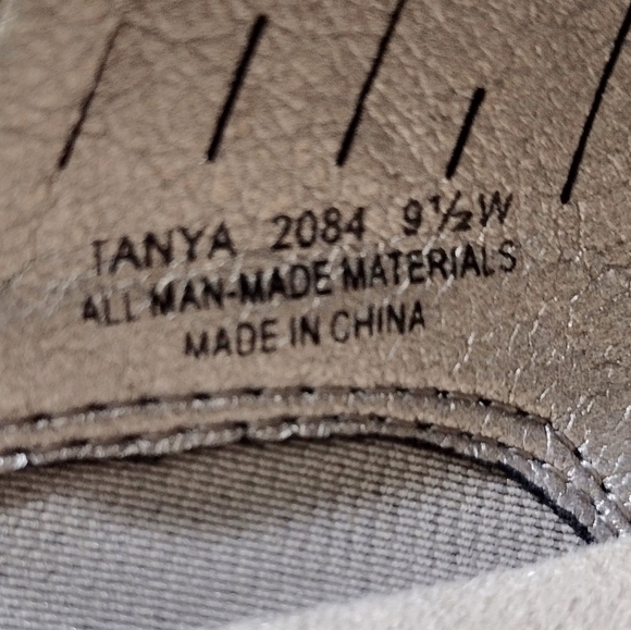 Avenue Cloudwalkers Sandal Size 9.5 Wide - Picture 14 of 15